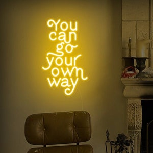 You Can Go Your own Way Led Leuchtreklame, Scandi Wohndekor, Vintage Texte Neonlicht, Geschenk für sie, Musikinstrument Wand Raum Kunst Decor