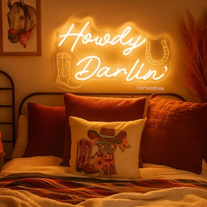 Howdy Darlin&#39; Neon Sign, Retro Western Cowgirl Neon, Rodeo Horse Shoe Wall Decor, Cowgirl Lover Gift, Ranch Wall Decor, Cowboy Party Decor