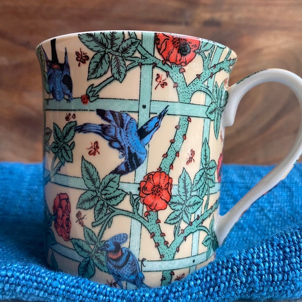 Gorgeous Swallow and Wild Rose William Morris Mug Leonardo Collection 2019