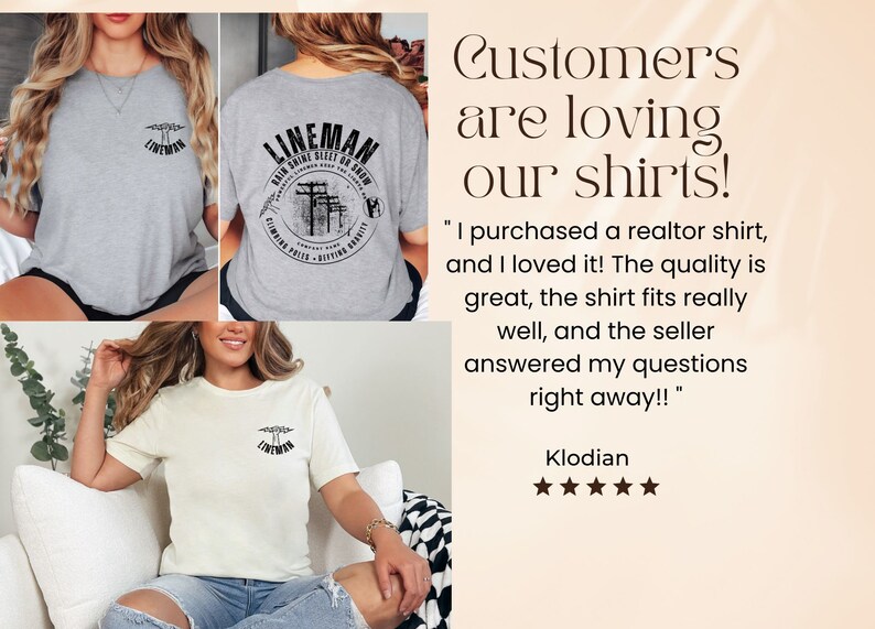 Puede incluir: Dos mujeres llevan camisetas grises y blancas con un dise&ntilde;o gr&aacute;fico de un lineman escalando un poste de electricidad. El texto de la camiseta dice "Lineman - Rain Shine Sleet or Snow - Climbing Poles -  Ditching Gravity". La imagen incluye una rese&ntilde;a de un cliente que dice: "Compr&eacute; una camiseta de agente inmobiliario, &iexcl;y me encant&oacute;! La calidad es genial, la camiseta queda muy bien, y el vendedor respondi&oacute; a mis preguntas de inmediato!" - Klodian