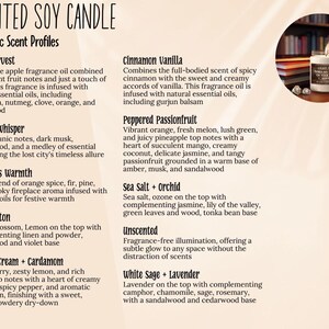 K&ouml;nnte beinhalten: Eine Liste von Duftnoten f&uuml;r duftende Sojawachskerzen mit Beschreibungen der einzelnen D&uuml;fte. Die D&uuml;fte umfassen Apple Harvest, Atlantis Whisper, Christmas Warmth, Clean Cotton, Coconut Cream + Cardamom, Cinnamon Vanilla, Peppered Passionfruit, Sea Salt + Orchid, Unscented und White Sage + Lavender.