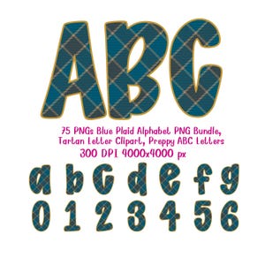 Puede incluir: Letras y números del alfabeto a cuadros azules. Las letras mayúsculas ABC se muestran encima de las letras minúsculas y los números. Las letras y los números tienen un contorno dorado sobre un fondo blanco. Texto en la imagen: 75 PNGs Blue Plaid Alphabet PNG Bundle, Tartan Letter Clipart, Preppy ABC Letters, 300 DPI 4000x4000 px.