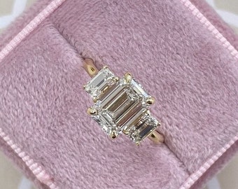 Bague de fiançailles en moissanite incolore 3 pierres taille émeraude 2 carats, bague de promesse diamant, cadeau d'anniversaire de mariage, bague trilogie CZ en argent 925