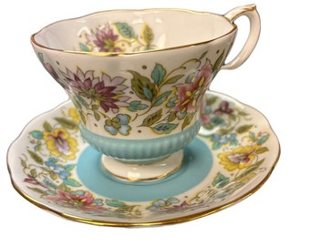 Schöne Blumen Royal Albert Teetasse und Untertasse Bone China Jacobean Gold Trim Tea Party Feier Vintage - Blaue Teetasse