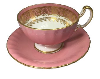 Belle tasse à thé et soucoupe Aynsley vintage en porcelaine tendre fabriquée en Angleterre rose pastel et or