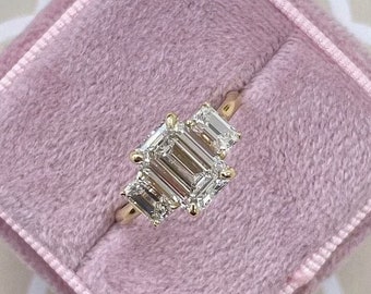 2CT Smaragdschliff, drei Steine, farbloser Moissanit-Verlobungsring, Diamant-Verlobungsring, Hochzeitstagsgeschenk, CZ-Trilogie-Ring aus 925er Silber
