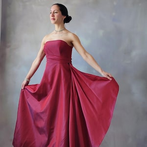 Vintage red strapless princess ball gown, 2000s burgundy fit and flare christmas dress women, vintage taffeta formal holiday dress prom - S