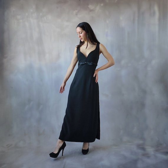 Minimal Black Bow gown, Empire waist satin evenin… - image 1