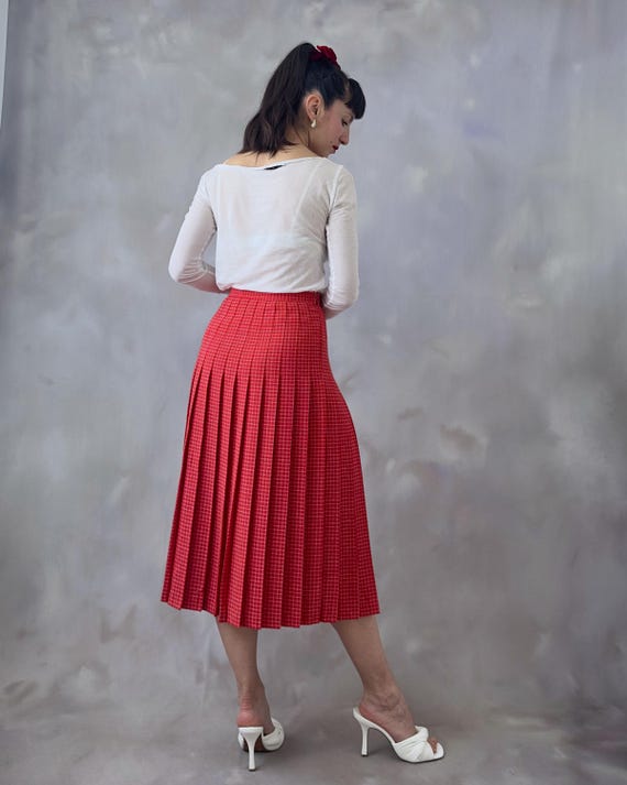Vintage red pleated skirt, 1970s red plaid wool classic spring midimalism skirt, Vintage elegant gingham old money office wool skirt - XS/S View 4