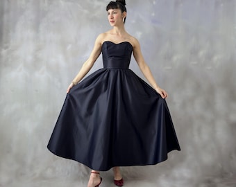 Vintage black satin evening gown, Vintage black strapless fit and flare  dark coquette elegant dress, Black Old money princess ball gown -XXS