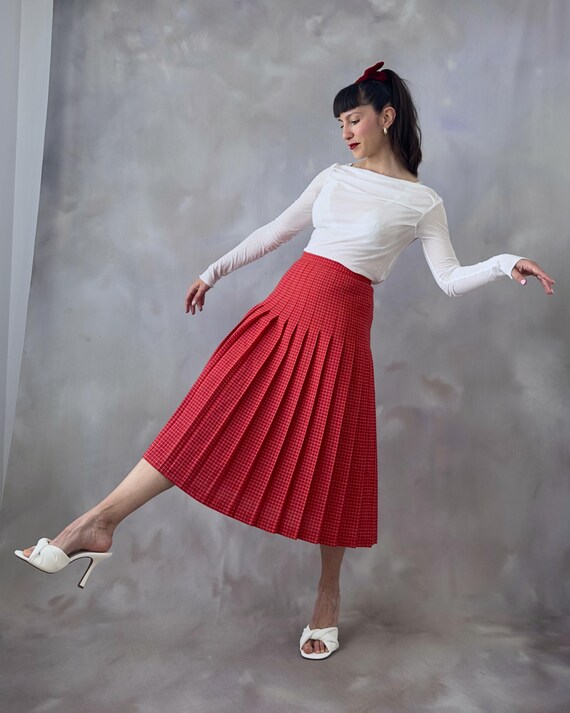 Vintage red pleated skirt, 1970s red plaid wool classic spring midimalism skirt, Vintage elegant gingham old money office wool skirt - XS/S View 2