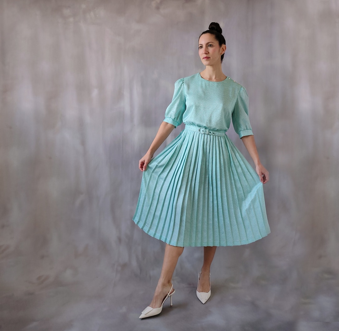 80s Green Midi Pleated Dress, Mint Green Romantic Coquette Satin Dress for a Wedding Guest, Pearl Buttoned Vintage Tea Length Dress - Size M