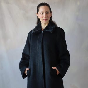 Black wool coat with faux fur collar, vintage 80s formal opera coat, 80s vintage black straight elegant overcoat