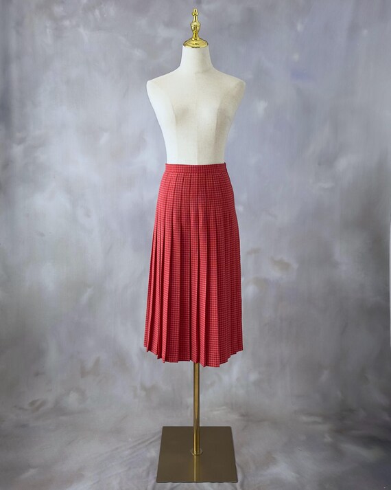 Vintage red pleated skirt, 1970s red plaid wool classic spring midimalism skirt, Vintage elegant gingham old money office wool skirt - XS/S View 6