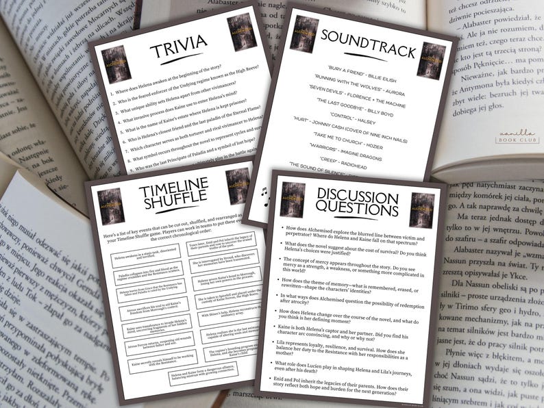 Puede incluir: Cuatro tarjetas impresas con texto sobre una pila de libros abiertos. Las tarjetas est&aacute;n etiquetadas como "Trivia", "Timeline Shuffle", "Soundtrack" y "Discussion Questions". Las tarjetas tienen un borde oscuro y una imagen peque&ntilde;a.