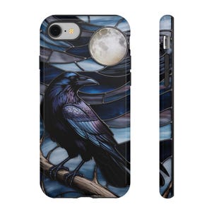 Funda rígida para teléfono con vitrales de cuervo - Regalo de libro de fantasía celestial gótica de Halloween, tamaños de iPhone y Samsung, funda para teléfono de Halloween, cuervo