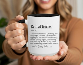 Lehrer-Geschenk-Tasse im Ruhestand mit lustiger Definition und individuellem Namen für die Feier des Ruhestands oder zum Jahresende