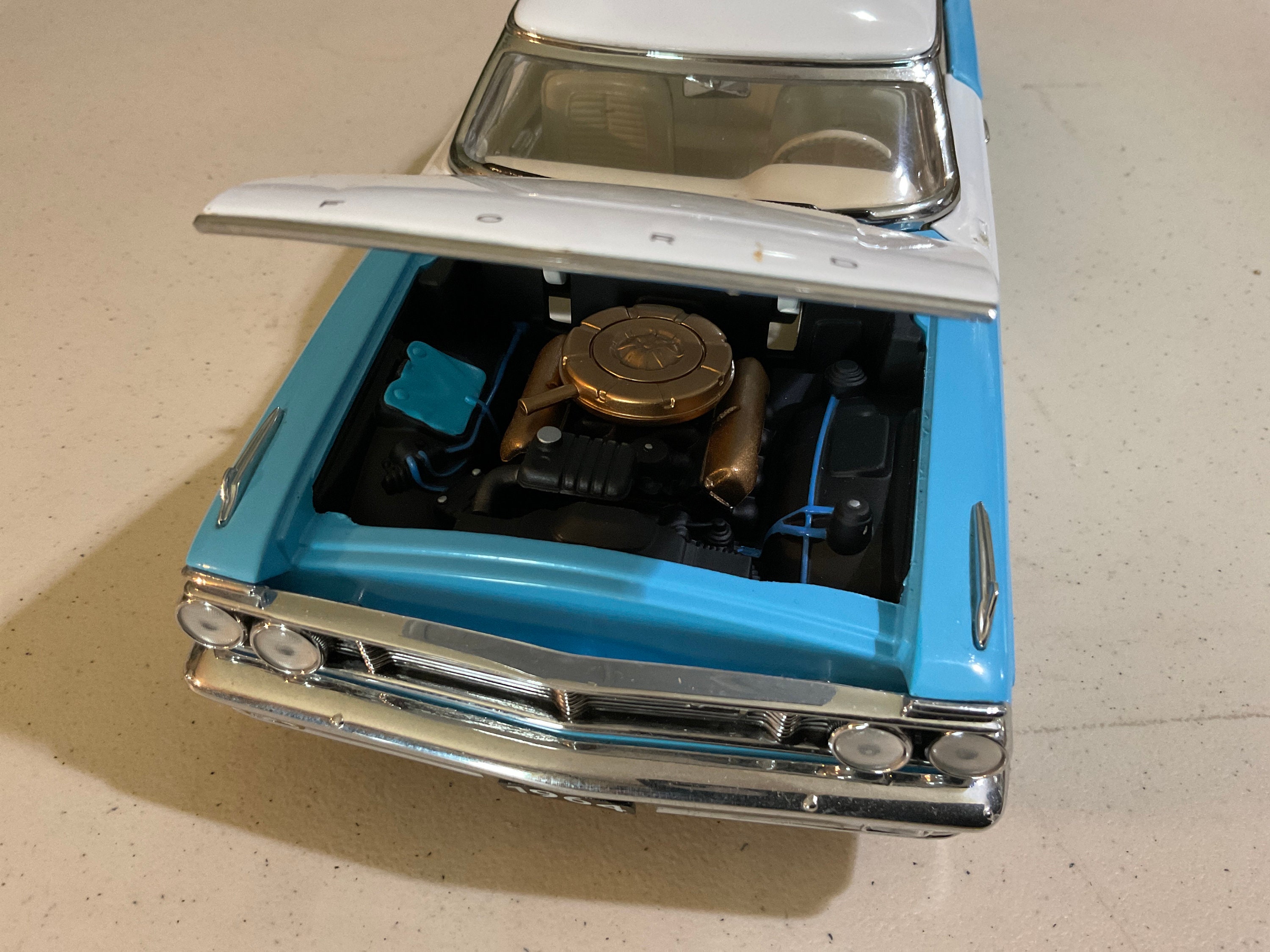 Sun Star USA 1964 Ford Galaxie 500 Hard Top Police Car 1:18