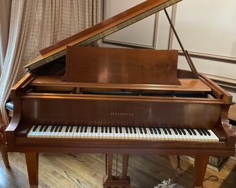 Traditional Style L Baldwin Piano