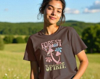 Andligt sinnad t-shirt med klassiskt snitt i ekologisk bomull och skogssvampmönster