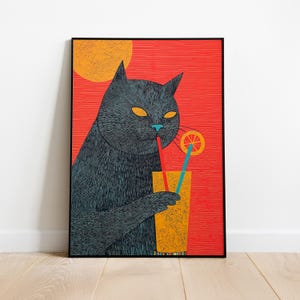 Gatto nero che beve succo di frutta – Stampa artistica moderna e originale, stampa giclée da parete, vivace decorazione estiva, divertente regalo per gli amanti dei gatti, audace poster contemporaneo