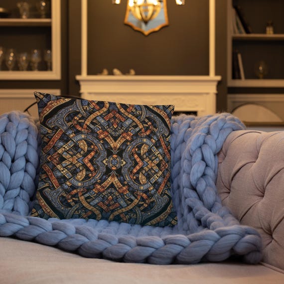 Irish Celtic Soilsithe Pillow