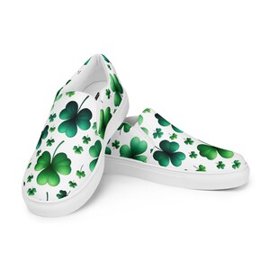 Women’s slip-on canvas shoes