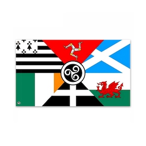 Puede incluir: Una bandera con las banderas de Bretaña, Isla de Man, Escocia, Irlanda, Cornualles y Gales. Las banderas están dispuestas en un círculo alrededor de un símbolo blanco y negro con tres espirales.
