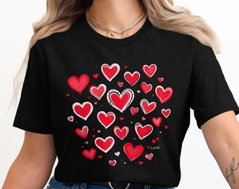 Red Heart Pattern T-Shirt: Valentine's Day Graphic Tee