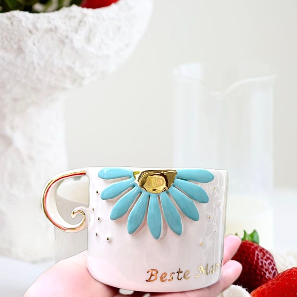 Handgefertigte Keramiktasse Beste Mama oder Annem mit Grußkarte und Daisy Armband