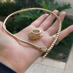 Solid 18ct gold tubogas snake necklace natural diamond