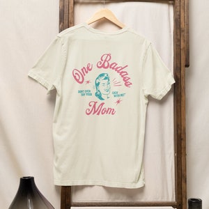 Badass Moms Shirt, Badass Mom Retro Tee, Funny Mother&#39;s Day Shirt, Mother&#39;s Day Gift, Mom Shirt, New Mom Gift, Cool Mom, Birthday Gift Shirt