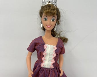 Lalka Miss America 1991 Suknia Kenner Kolczyki z koroną Kolekcjonerska moda