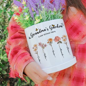 Personalized Gift for Mom, Custom Grandma&#39;s Garden Plant Pot，Birth Month Flower Gift For Mom，For Grandma，Perfect For Mothers Day Gifts