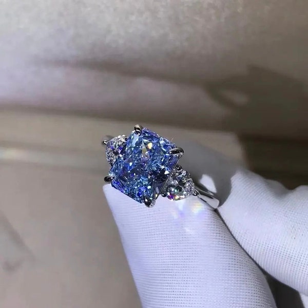 Bague diamant bleu