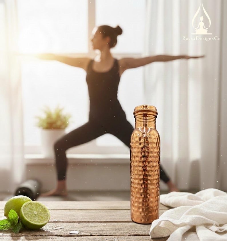 100 % ren hamrad kopparvattenflaska | Ayurvedisk flaska | Handgjord läckagesäker behållare | Hälso- och välbefinnandepresent bild 2