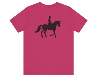 Cavallo, spettacolo equestre, mamma spettacolo equestre, amante dei cavalli, regalo per la mamma, regalo mamma spettacolo equestre, camicia da fienile, mamma solidale, incoraggiatore, T-shirt a maniche corte