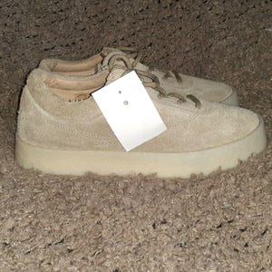 YEEZY-SEASON 6-Dk Beige Thick Shaggy Suede Sneaker-Tonal Crepe Sole-SZ 9-New image 4