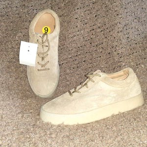 YEEZY-SEASON 6-Dk Beige Thick Shaggy Suede Sneaker-Tonal Crepe Sole-SZ 9-New image 1