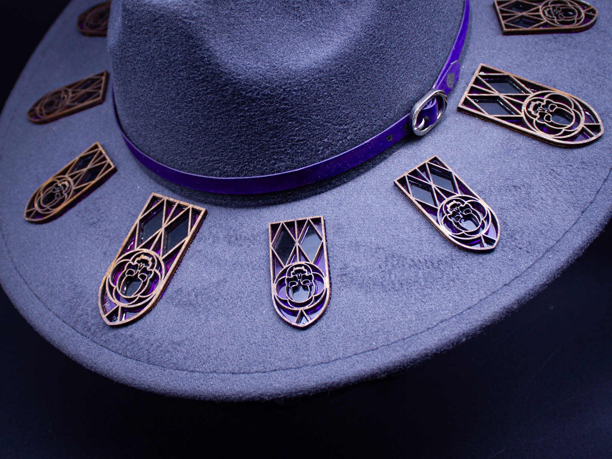 Customizable Stained Glass Skull Hat – Gothic Fashion, Memento