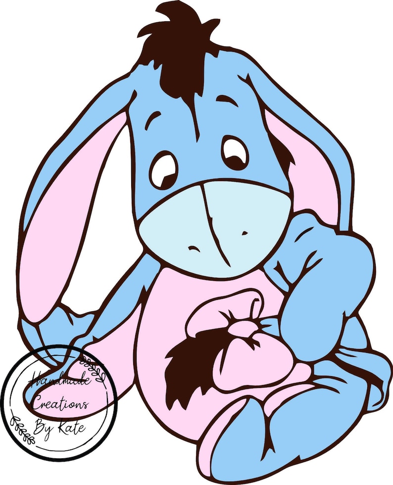 Puede incluir: Un burro de dibujos animados azul y rosa con una expresi&oacute;n triste, sosteniendo un lazo rosa en sus manos. El burro lleva un atuendo rosa y azul. La imagen incluye el texto "Handmade Creations By Kate".