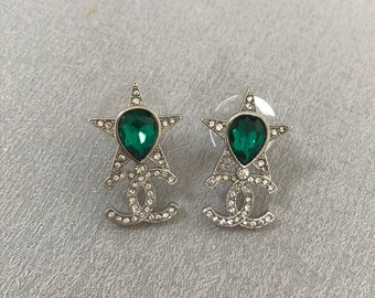 Pendientes de cristal verde CC de joyería antigua Chanel genuina