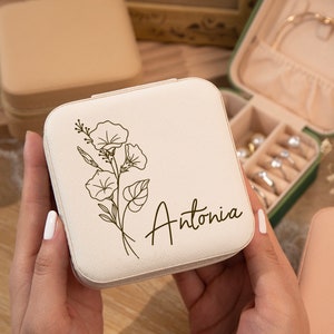 Jewelry Box Travel Case,Bridesmaid jewelry box,Engraved Leather Jewelry box,Birth Flower Jewelry Travel Case,Birthday Gift,Jewelry Organizer zdjęcie 1