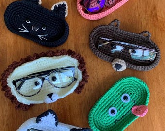 Cute Crochet Glasses Holder, Eyeglass Stand, Desk Organizer, Nightstand Glasses Case, Handmade Trinket dish, Gift for grandma, pig bear lion
