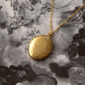 Vintage Oval Locket Necklace - Floral - Eco Friendly Gold Vermeil Chain