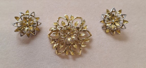Vintage Sarah Coventry "Carnation" Brooch pin Ear… - image 2