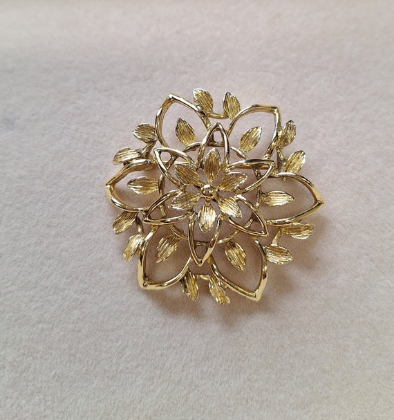 Vintage Sarah Coventry "Carnation" Brooch pin Ear… - image 5