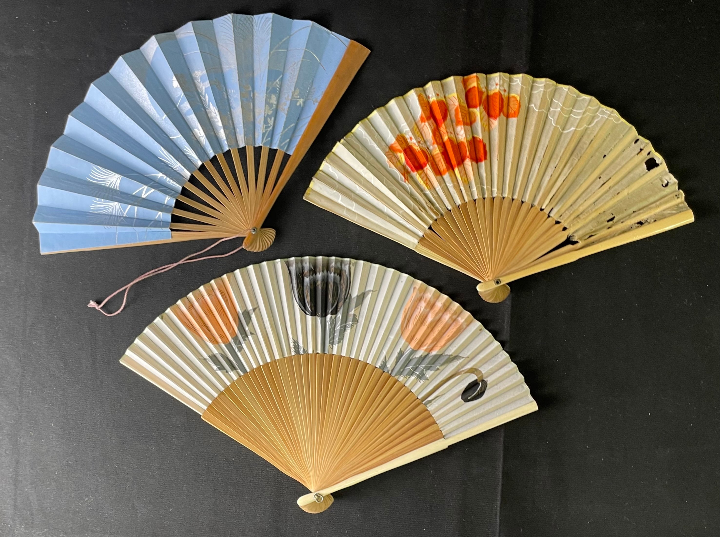 Japan vintage Sensu hand holding fan 1940 floral motif total of 3