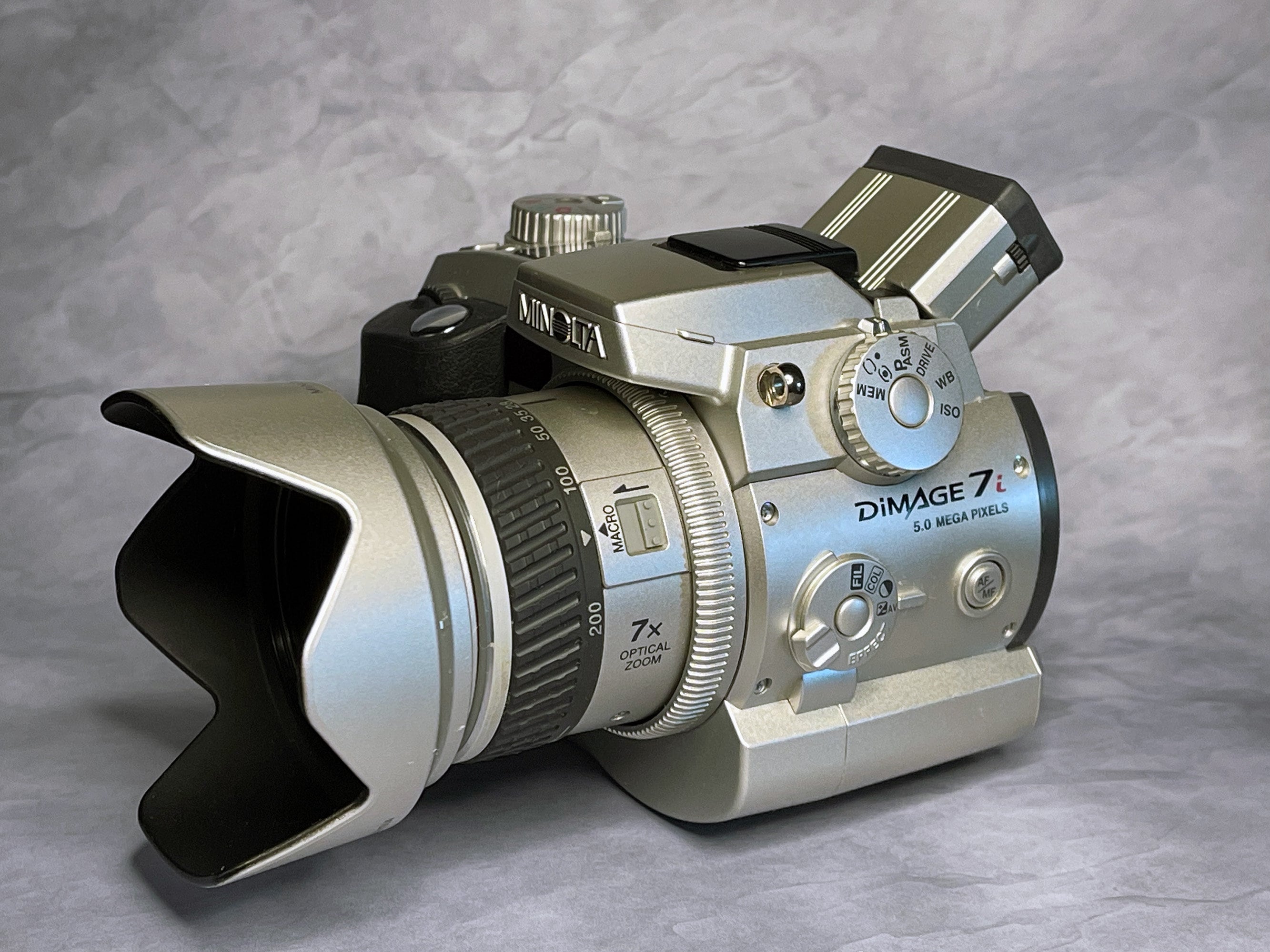 KONICA MINOLTA α-7 DIGITAL レンズ付き レビュー】α-7 DIGITAL、「α