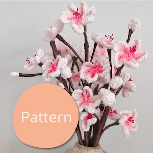 Può includere: Un set di tre tazze in ceramica con finitura opaca e macchiettata. Le tazze sono nei toni del crema, grigio chiaro e grigio scuro. Ogni tazza ha un design semplice e minimalista.